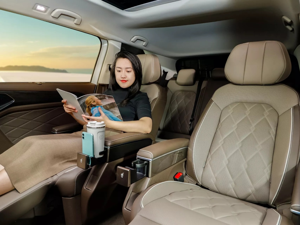 Hàng ghế thương gia VIP Ottoman Volkswagen Viloran