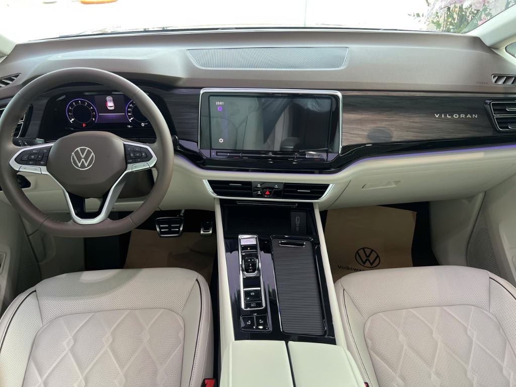 Khoang lái kỹ thuật số Digital Cockpit xe Viloran thực tế